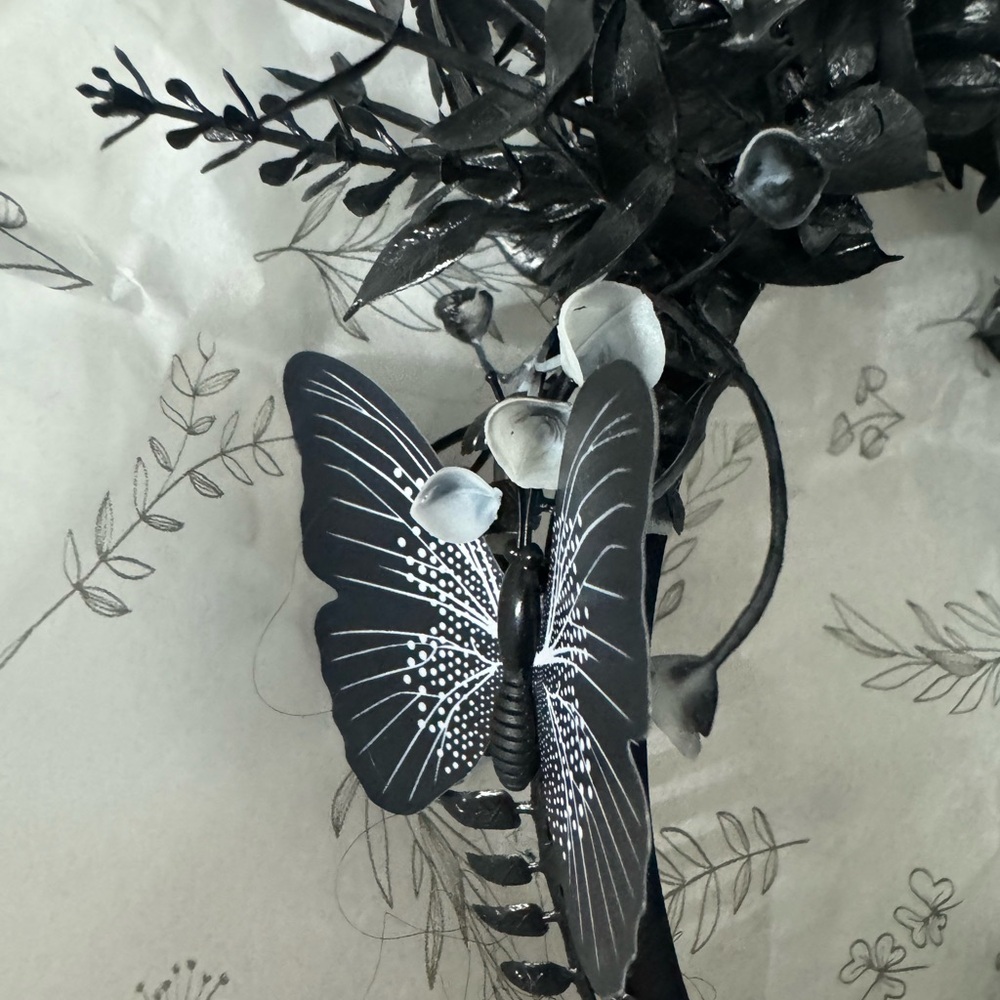 Chic Black Butterfly and Floral Headband - Picture 4 of 6
